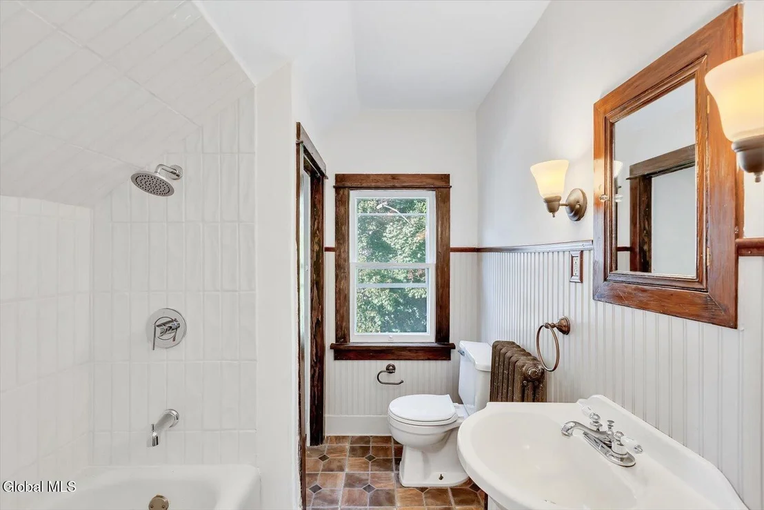 Photo of 2 Irving Place