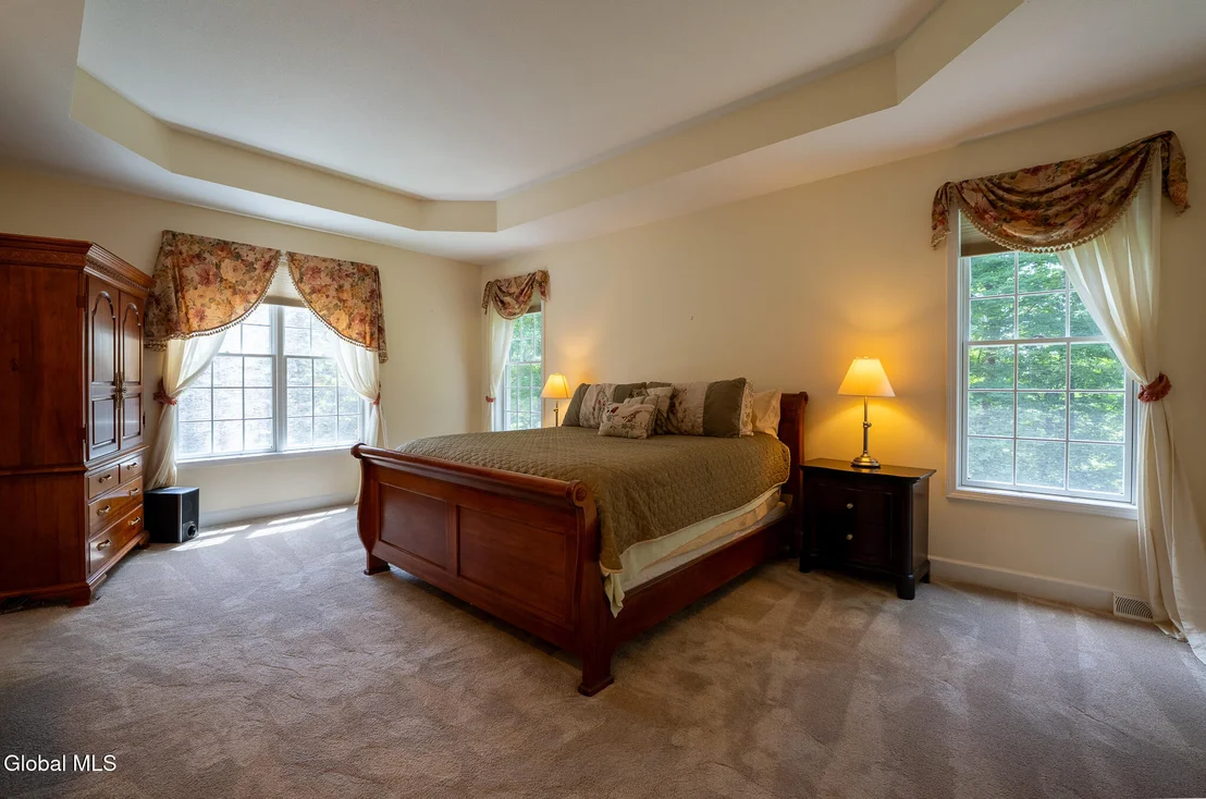 Photo of 10 Whitestone Way