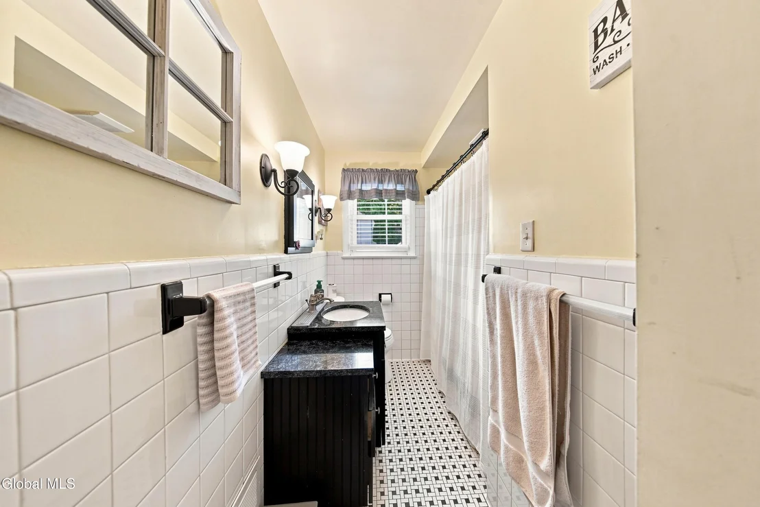 Photo of 2313 Barcelona Road