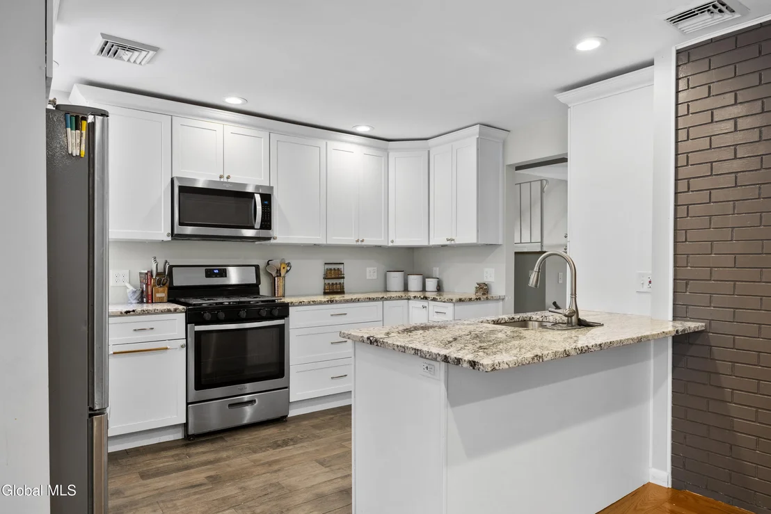 Photo of 27 Davis Avenue