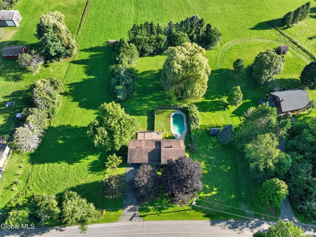 Photo of 137 Mammoth Spring Road