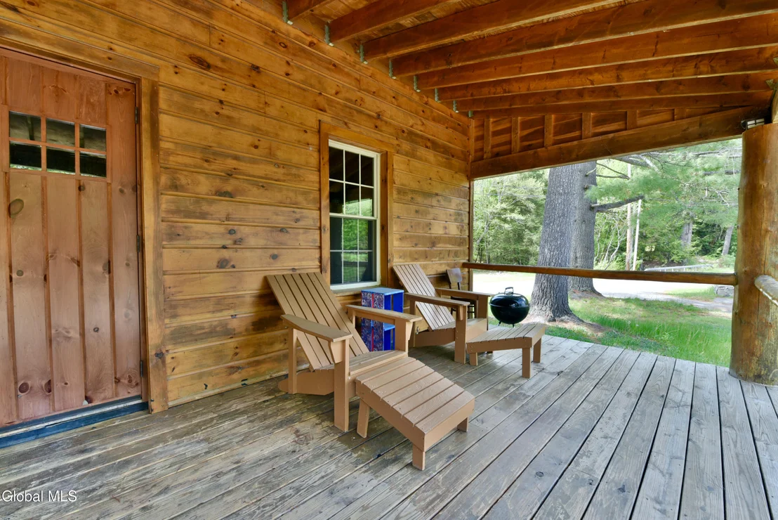 Photo of 746 Howe Road