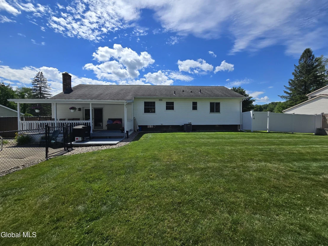 Photo of 1016 Gates Drive