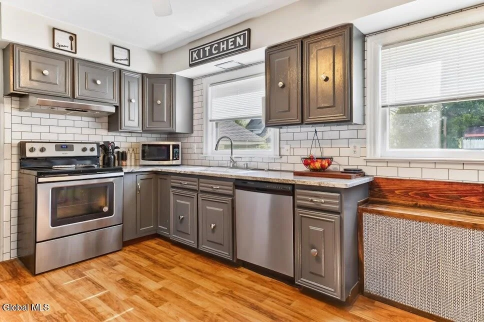 Photo of 2522 Van Dyke Avenue