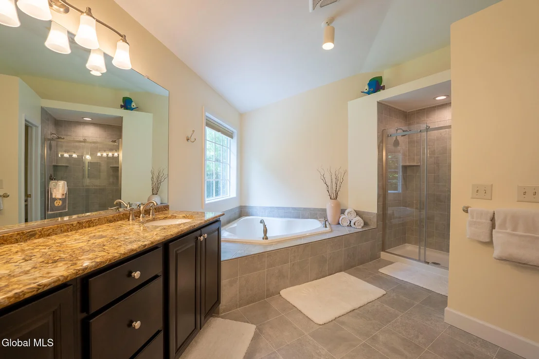 Photo of 10 Whitestone Way