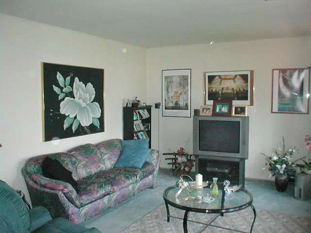 Photo of 105 KELLAR Avenue