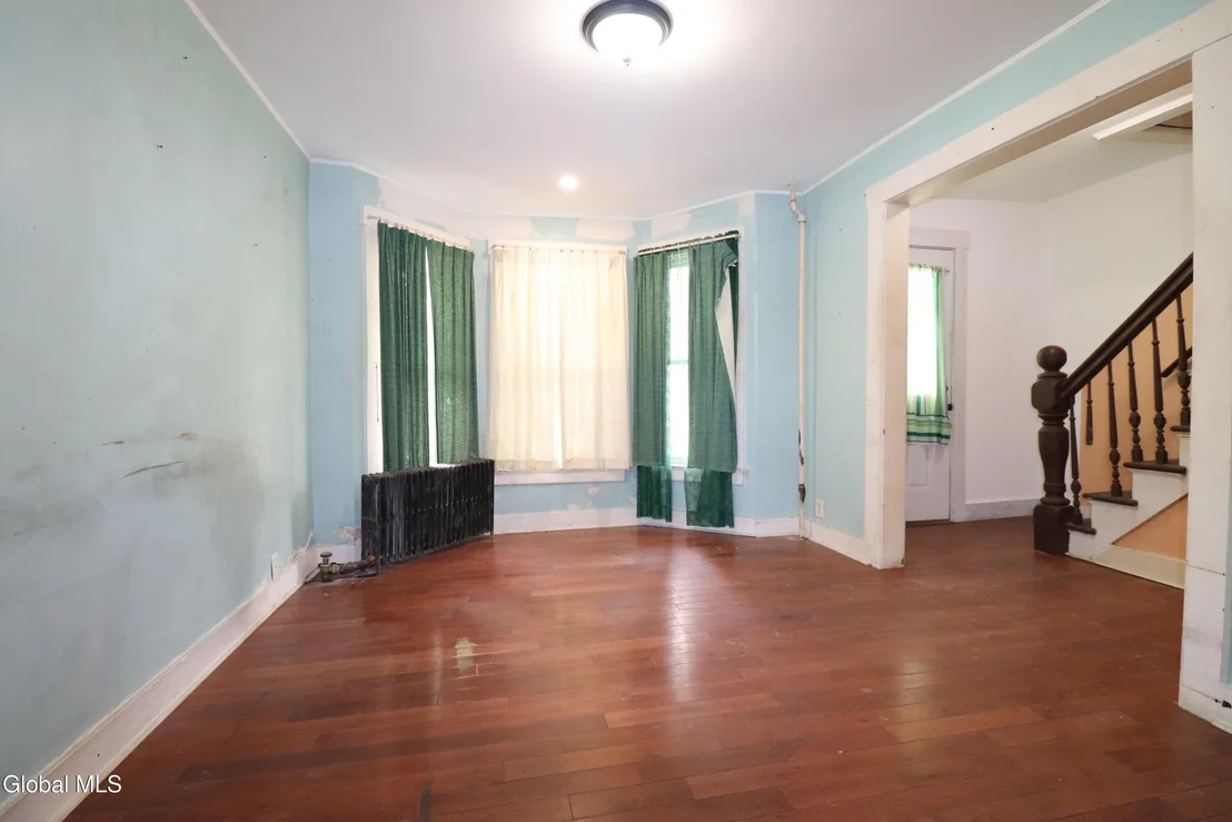 Photo of 10 Daggett Terrace