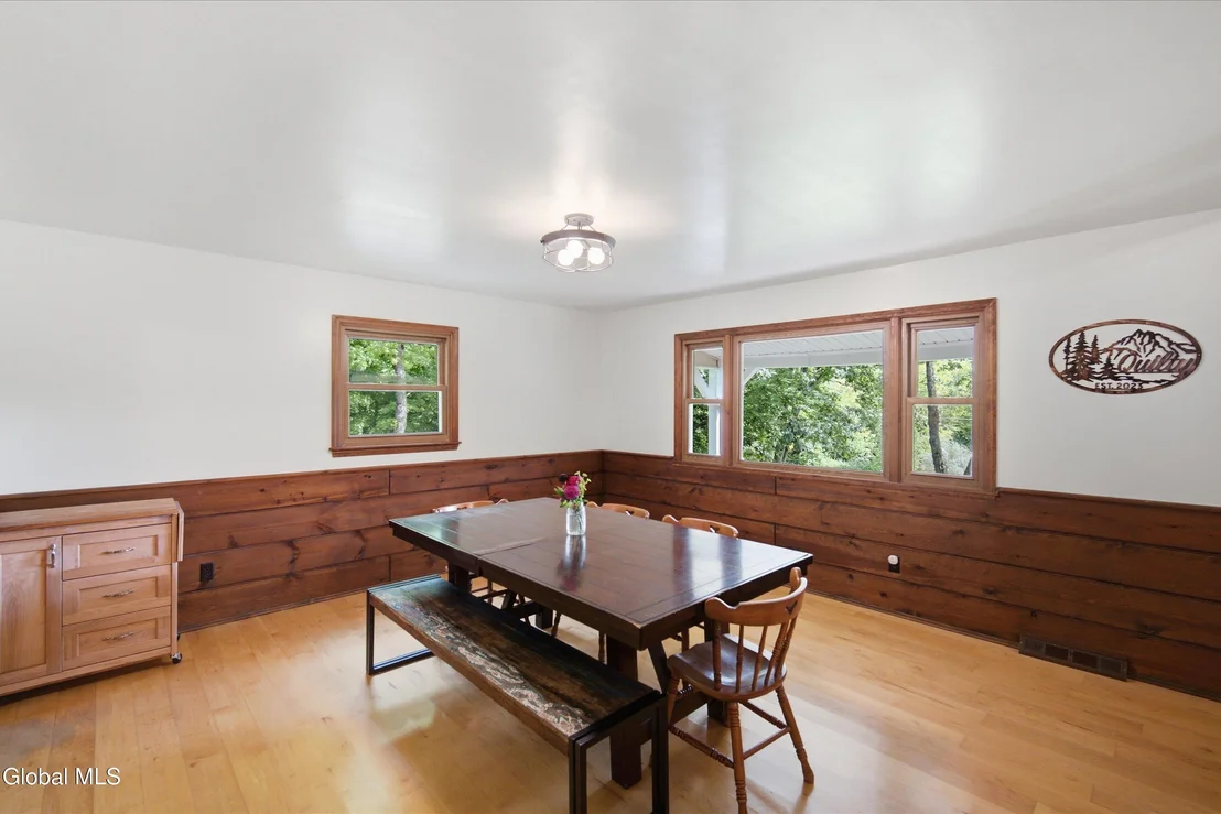 Photo of 1108 North Road