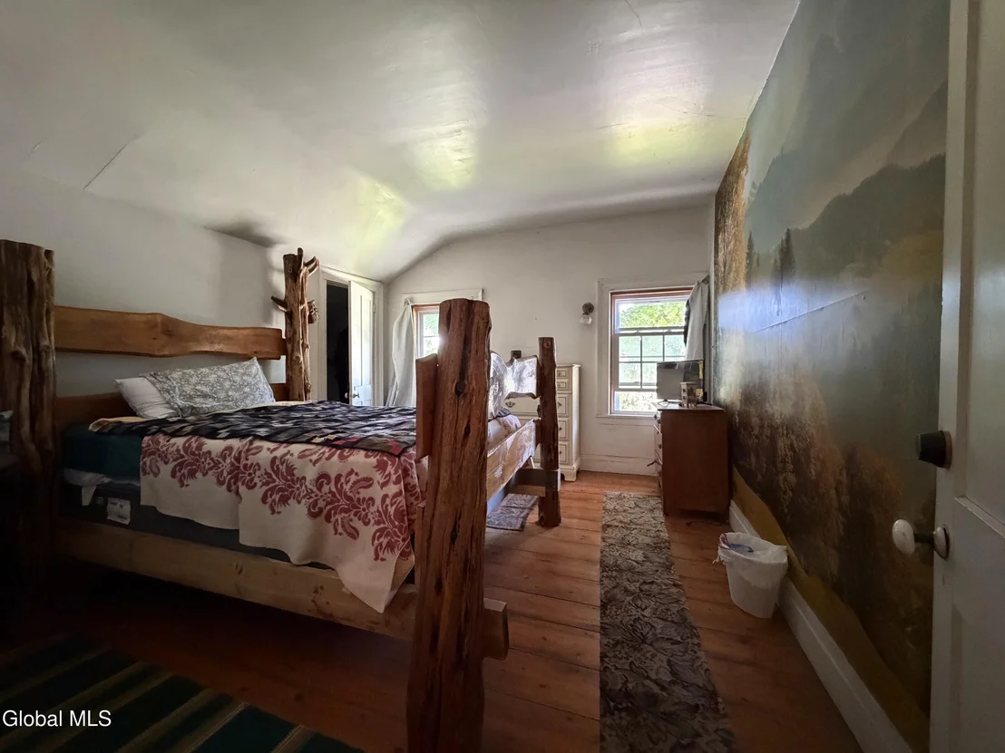 Photo of 2056 Creek Road