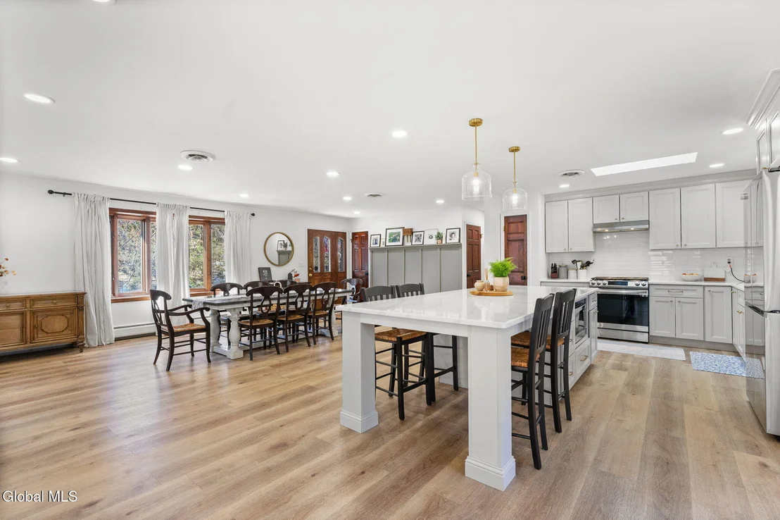 Photo of 19 Crown Point