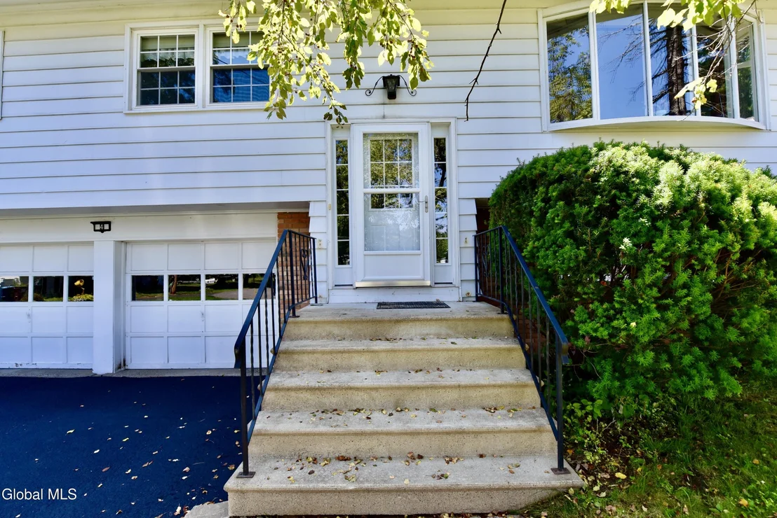 Photo of 4 Cedar Court