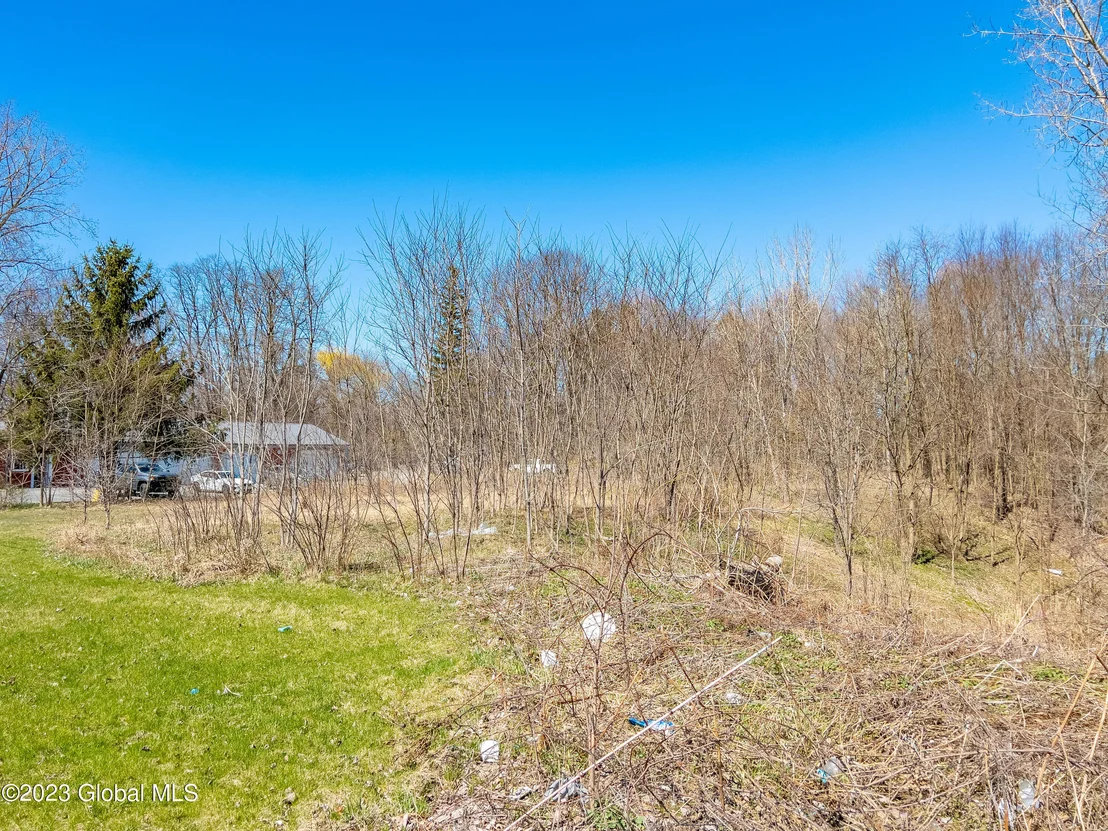 Photo of 957 Troy-Schenectady Road