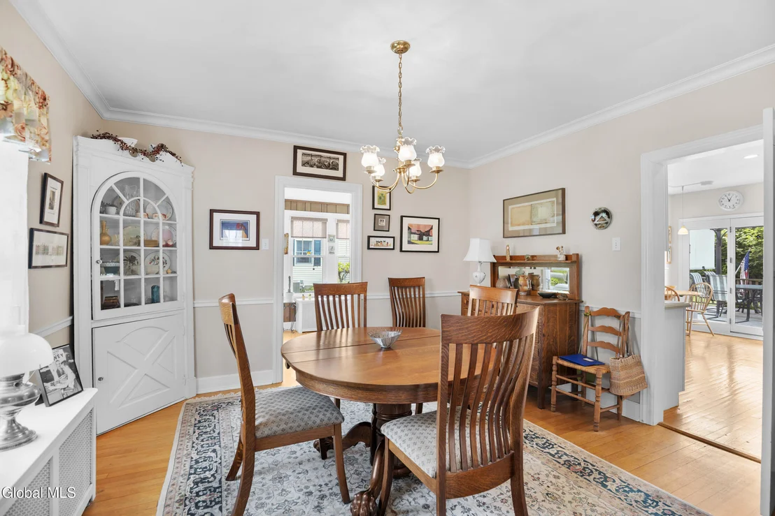 Photo of 723 Sanders Avenue