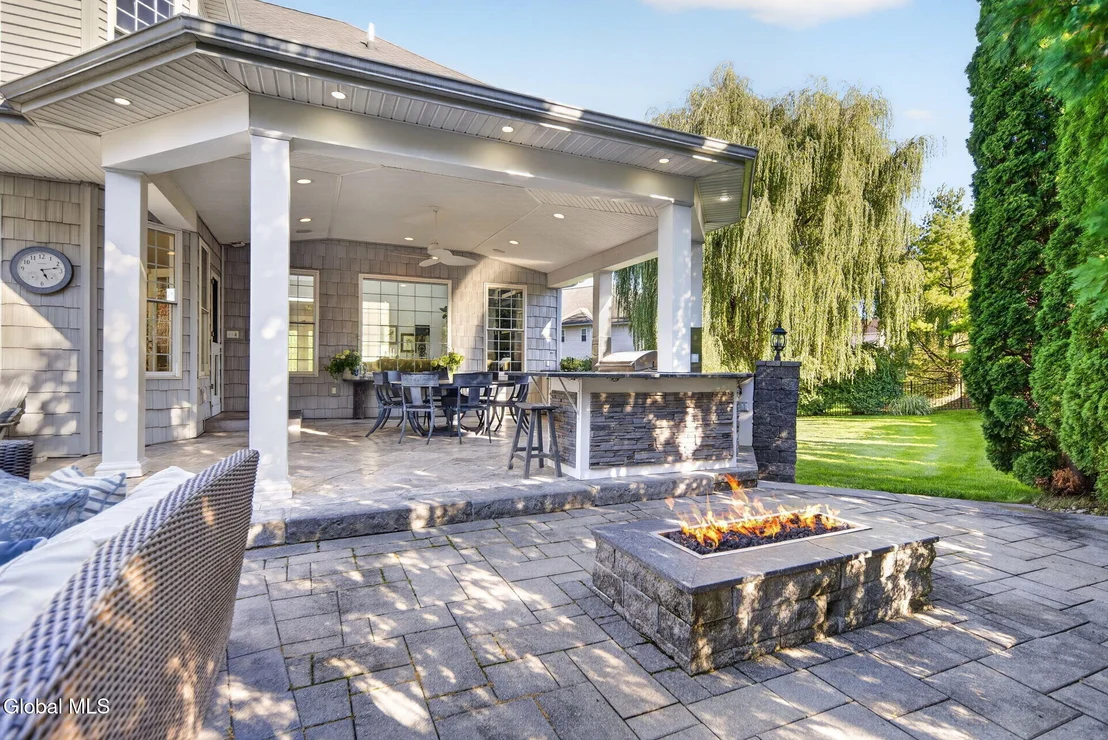 Photo of 245 Menlo Park Road