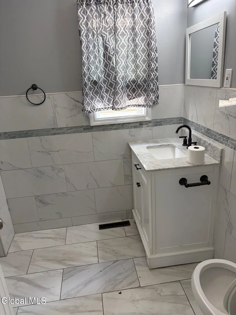 Photo of 272 Altamont Avenue