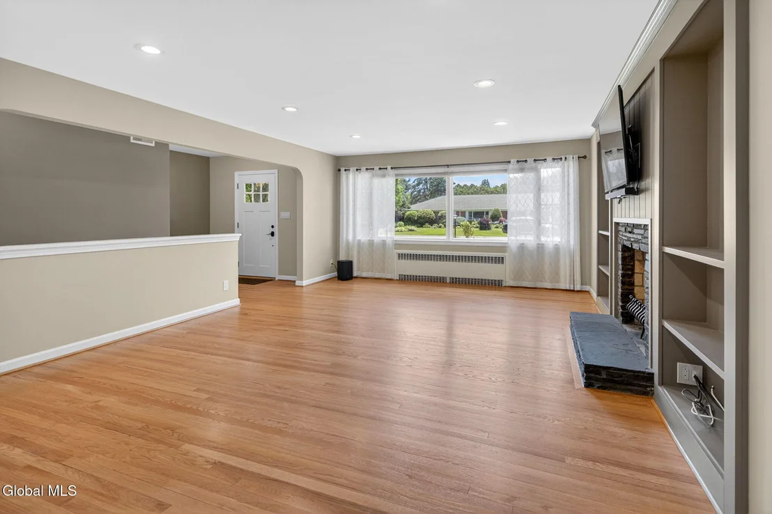 Photo of 10 Willo Lane