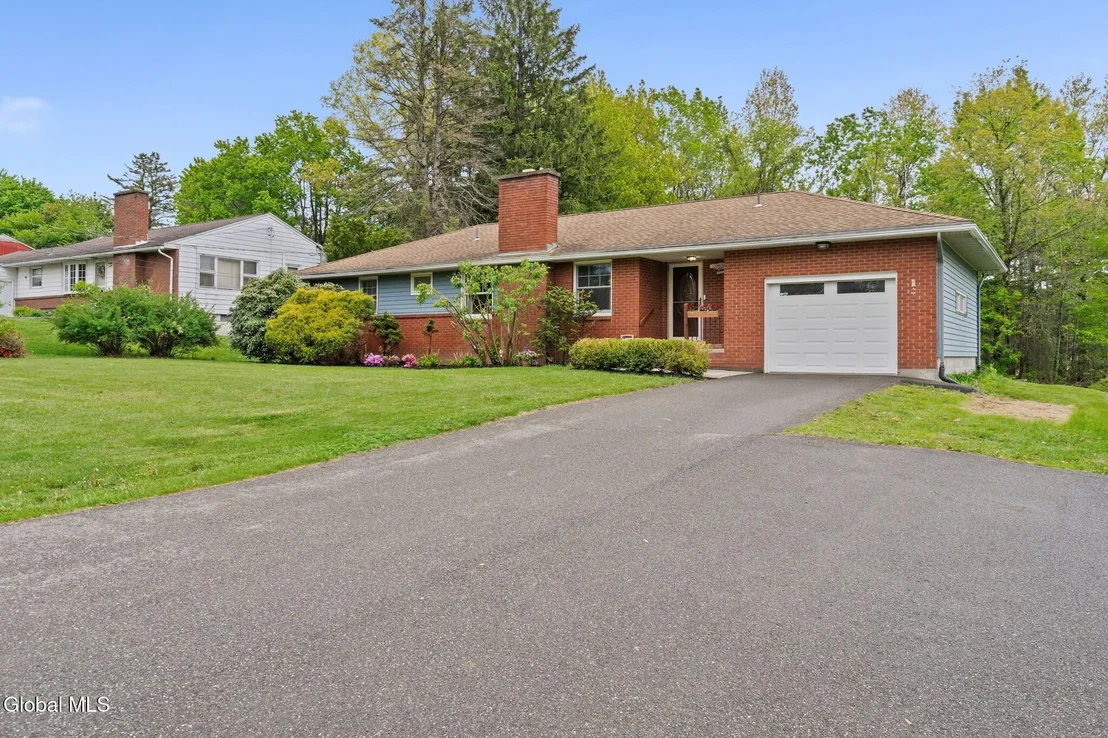 Photo of 19 Sylvan Lane
