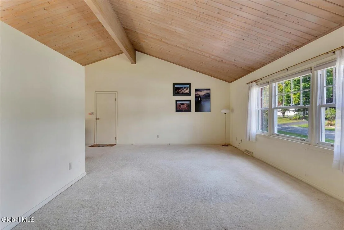 Photo of 109 Oakwood Drive