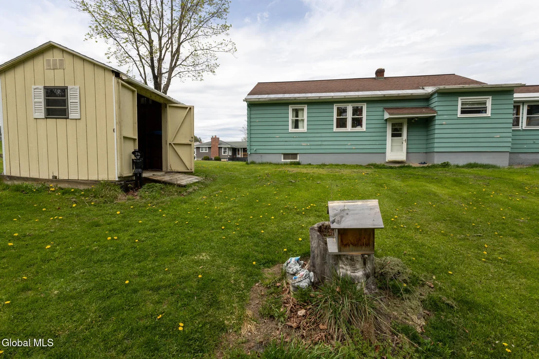 Photo of 8 7th Avenue