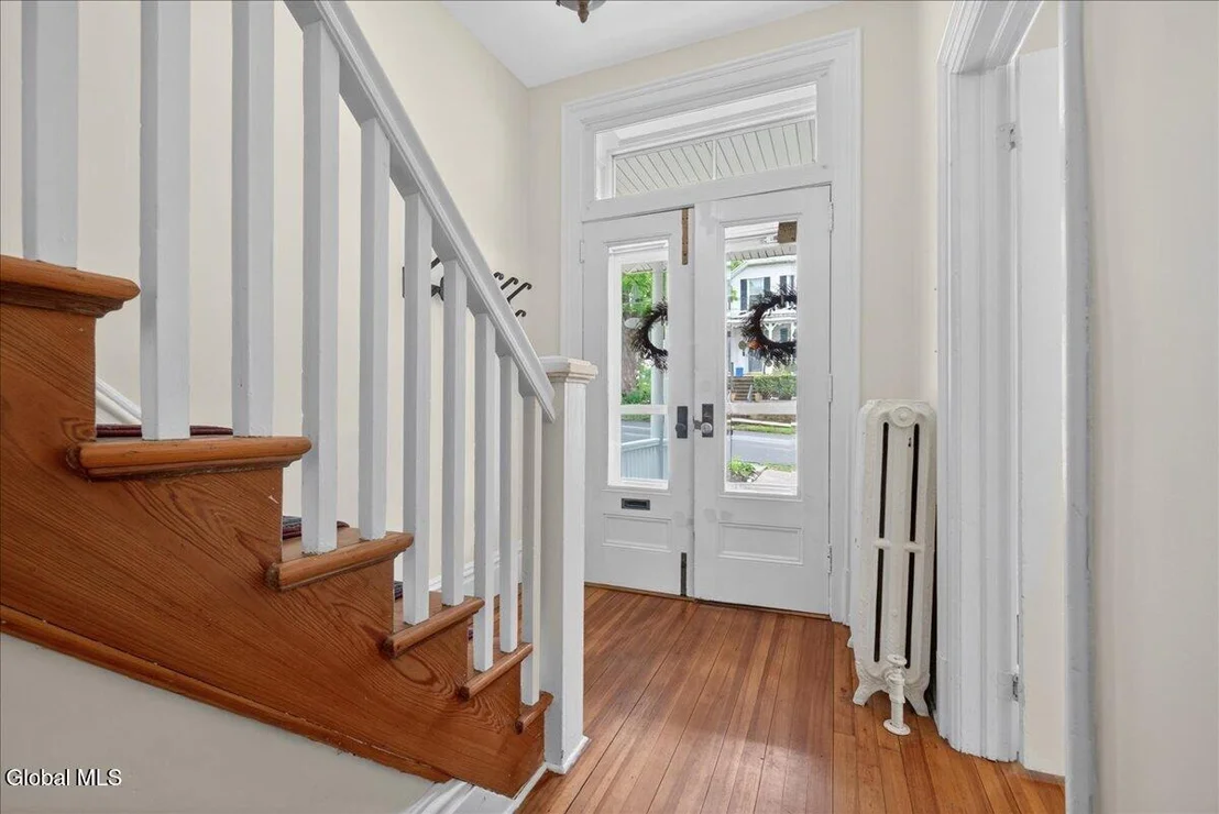 Photo of 121 Maple Avenue