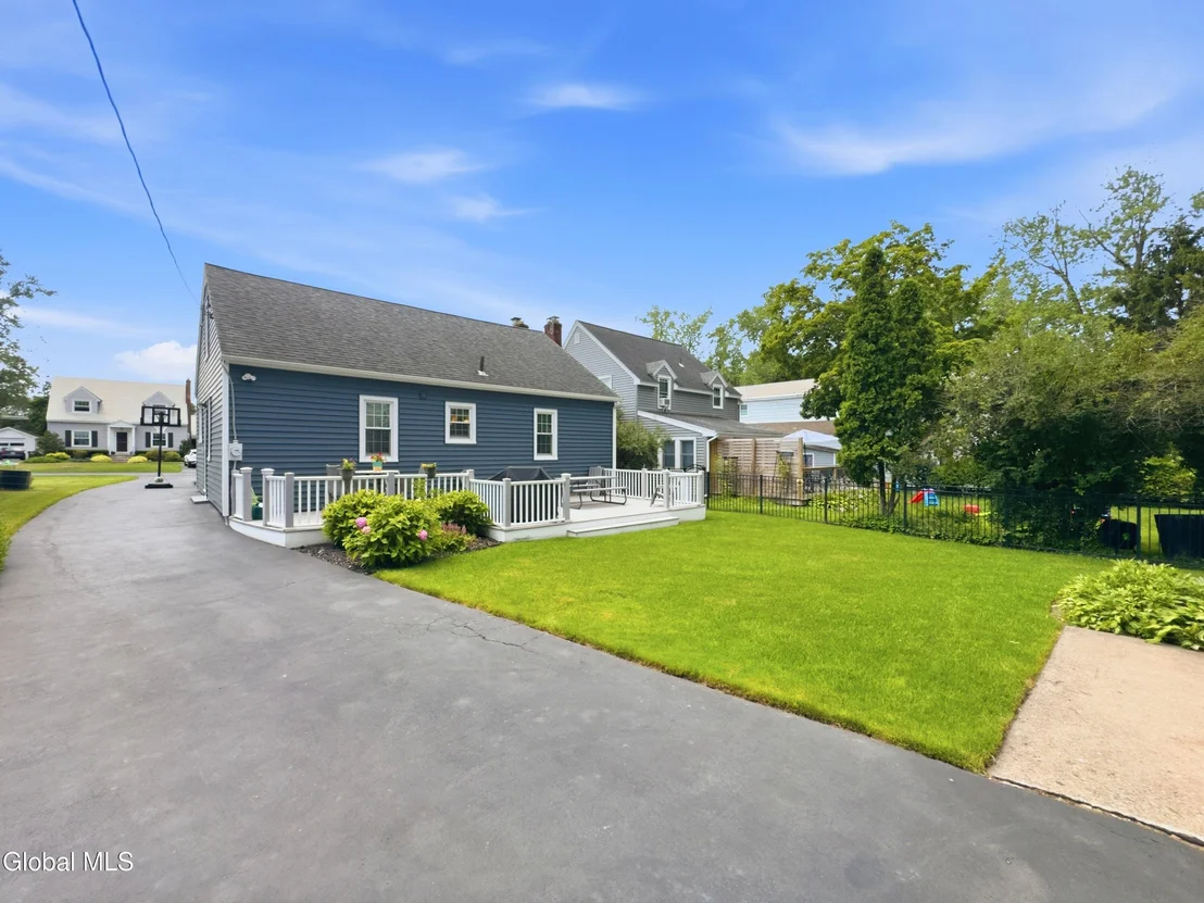 Photo of 2313 Barcelona Road