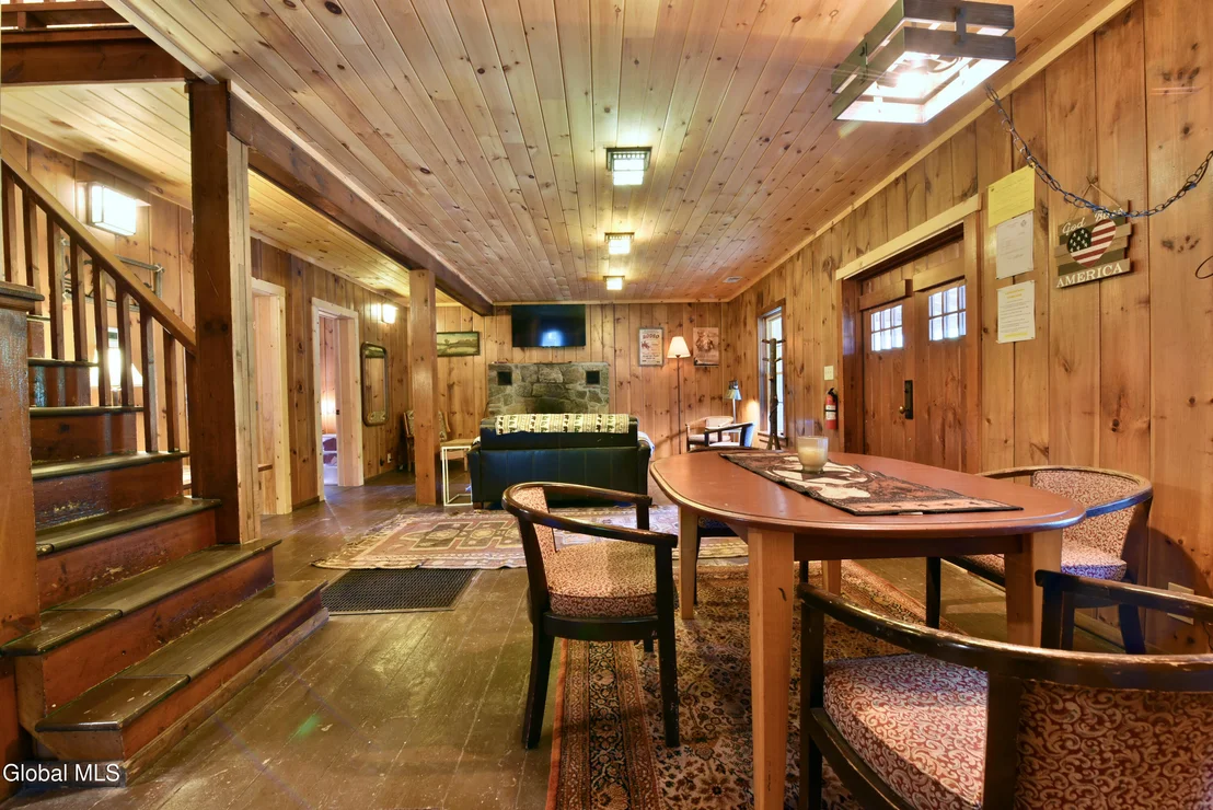 Photo of 746 Howe Road