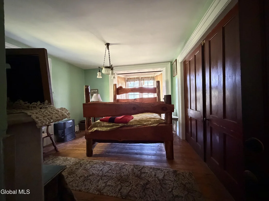 Photo of 2056 Creek Road
