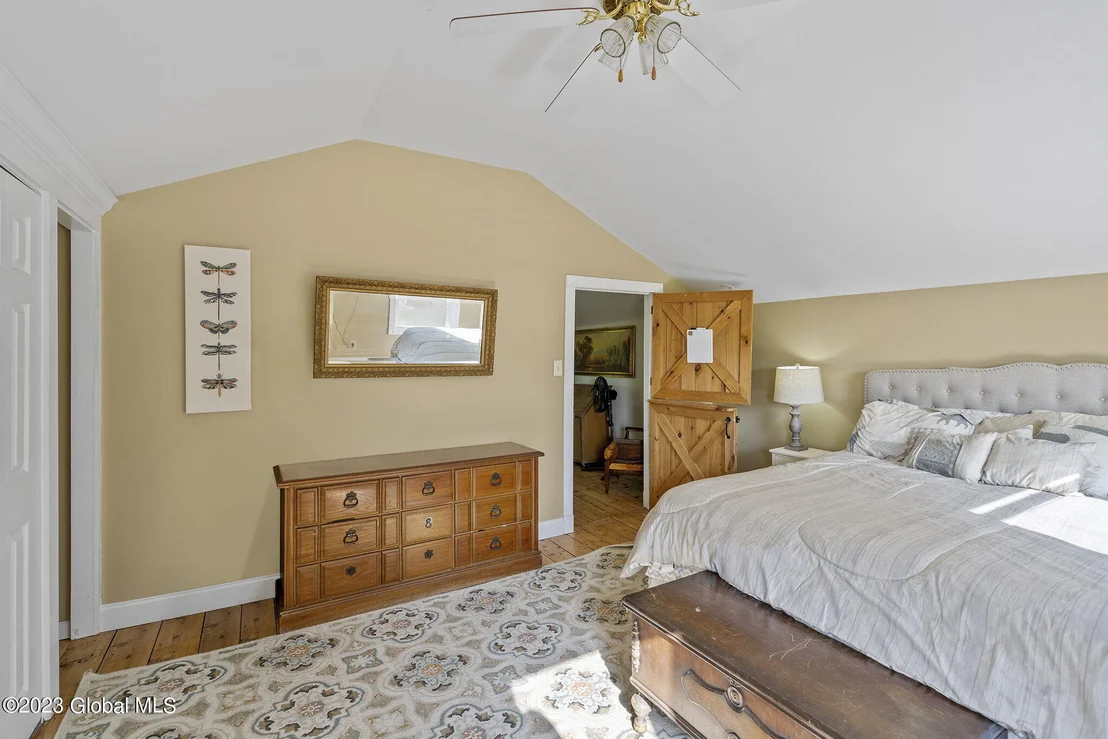 Photo of 207 Maple Avenue