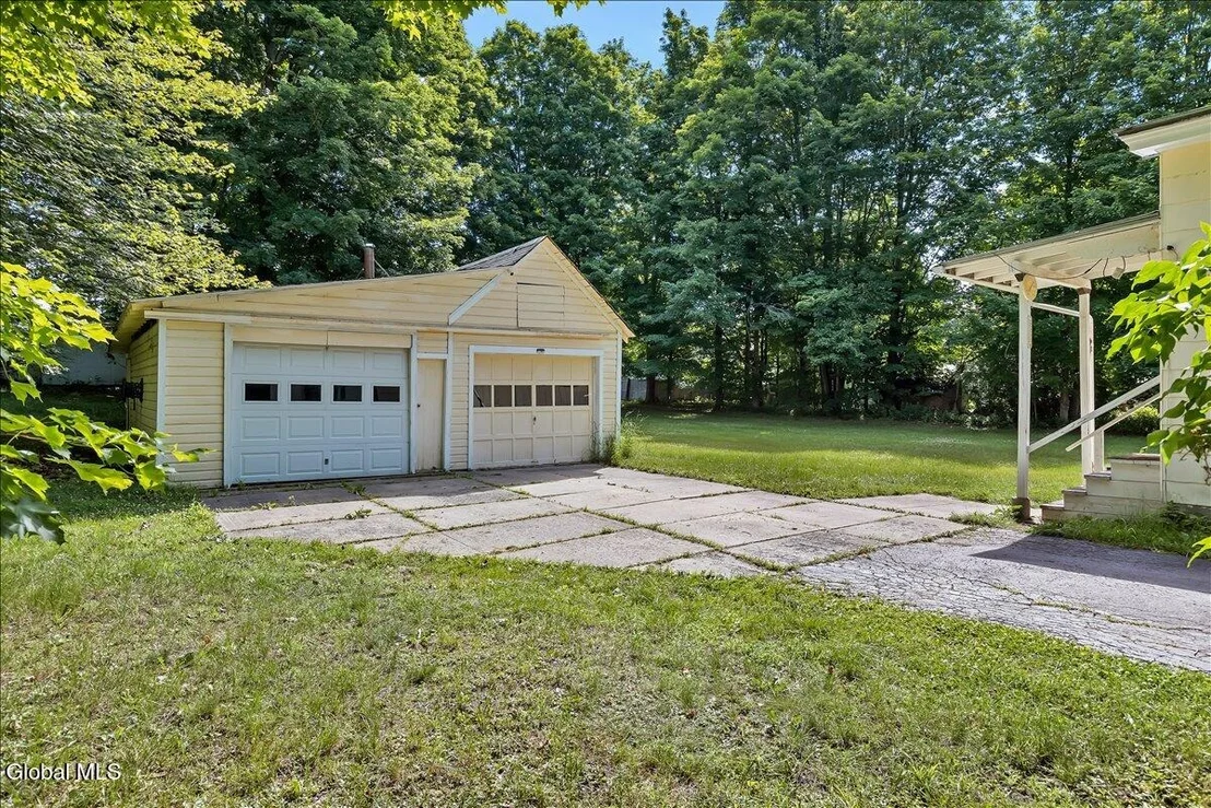 Photo of 60 Maple Avenue