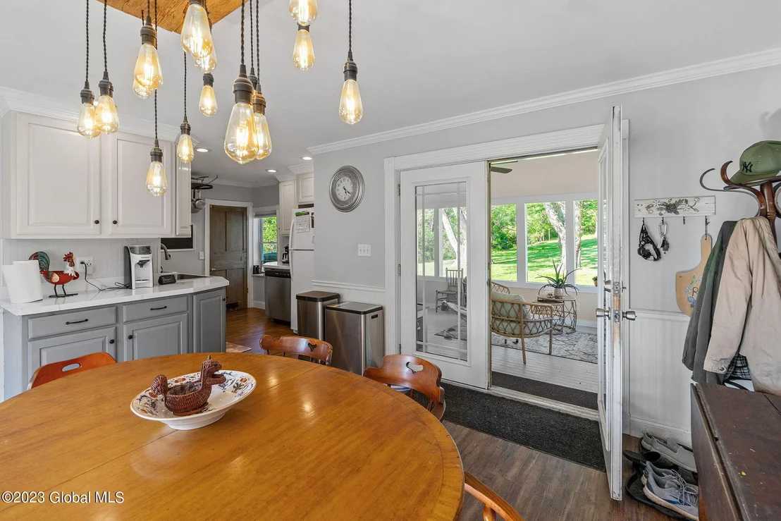Photo of 207 Maple Avenue