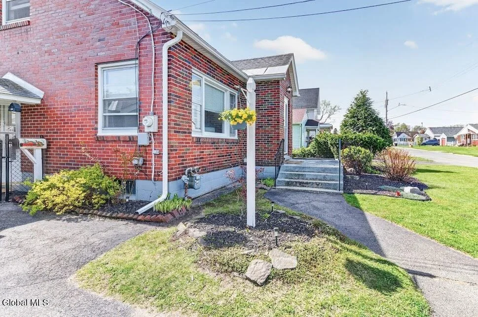 Photo of 2522 Van Dyke Avenue