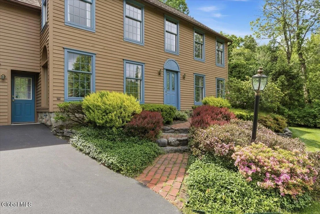 Photo of 908 Mohegan Road