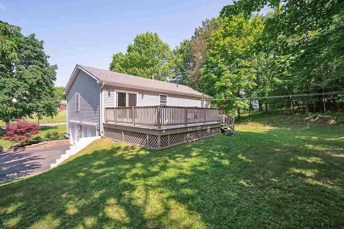 Photo of 31 OXFORD Circle