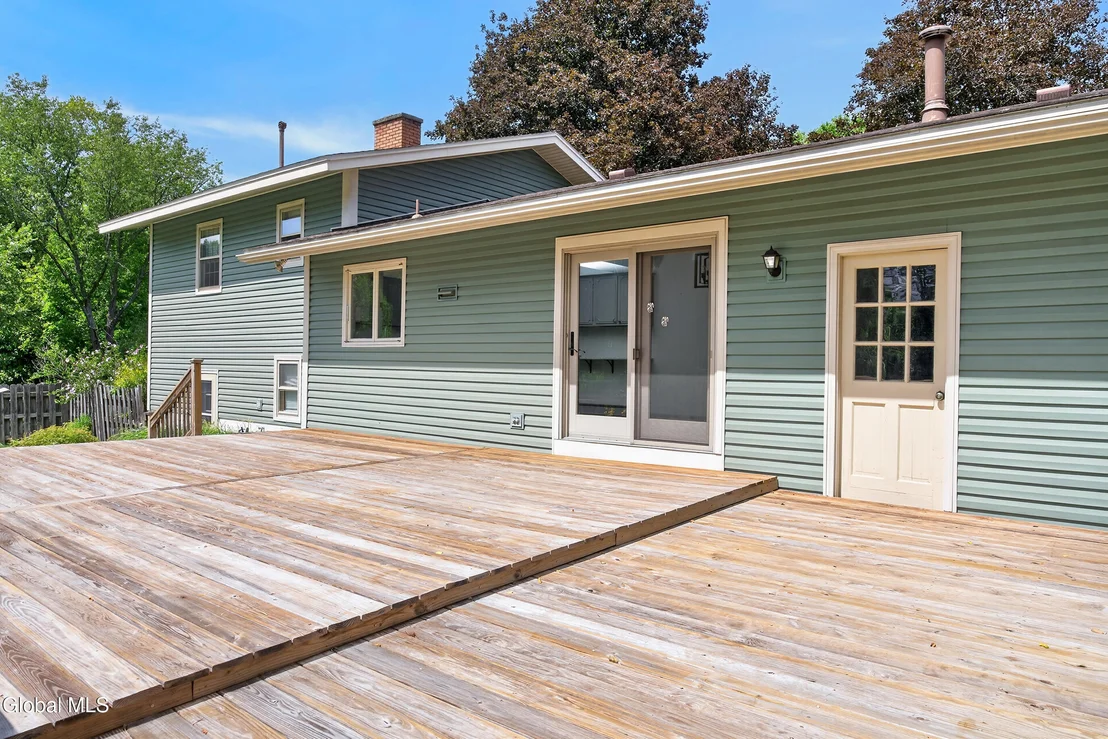 Photo of 137 Mammoth Spring Road