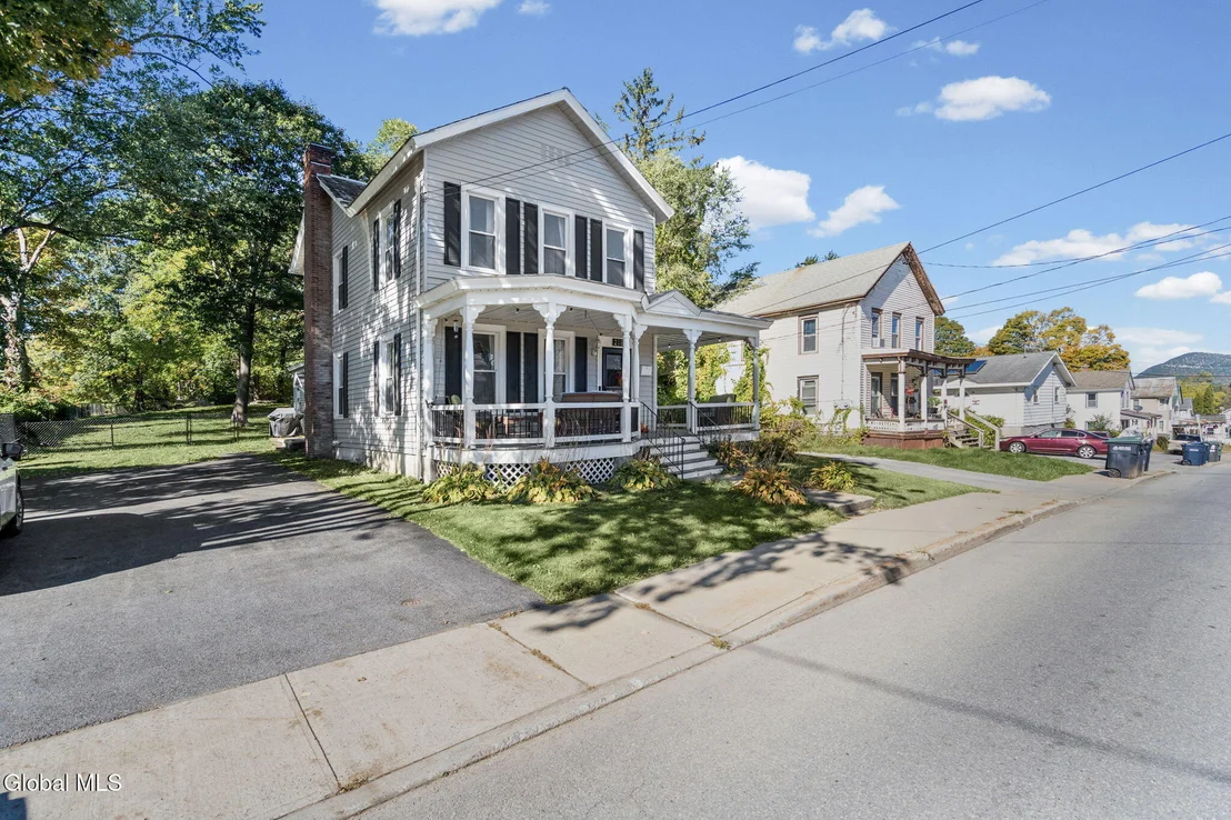 Photo of 218 Center Street