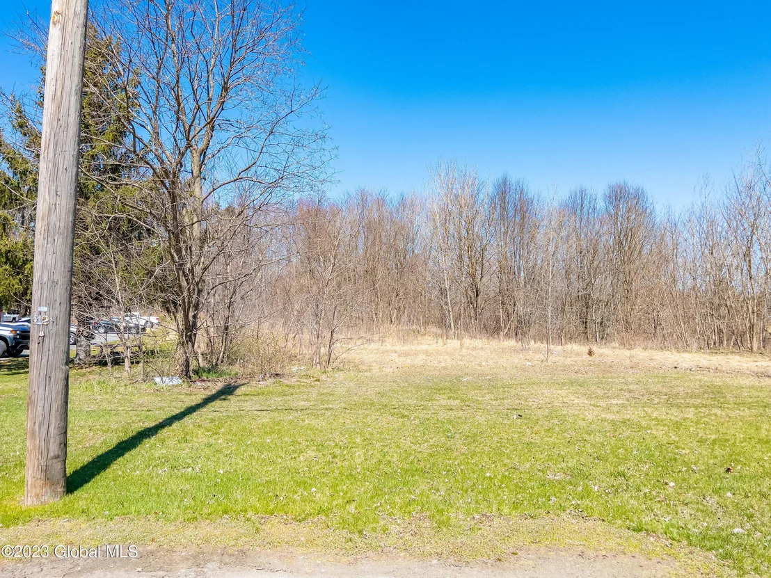 Photo of 957 Troy-Schenectady Road