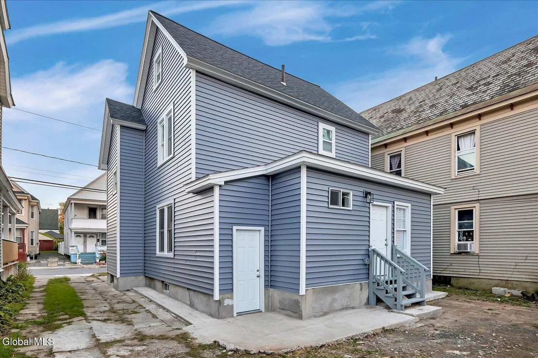 Photo of 27 Robinson Street