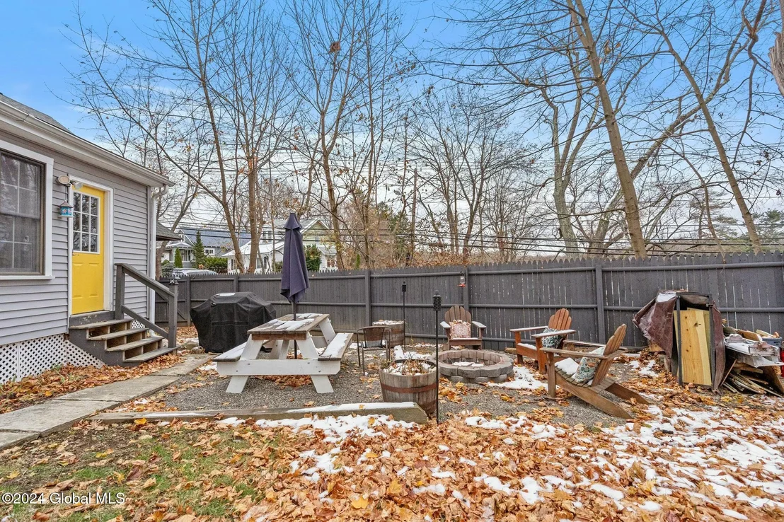 Photo of 35 Mountainview Avenue