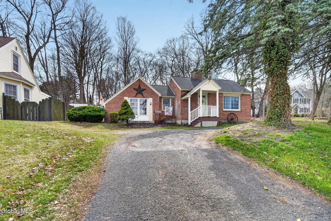 Photo of 2980 Troy Schenectady Road