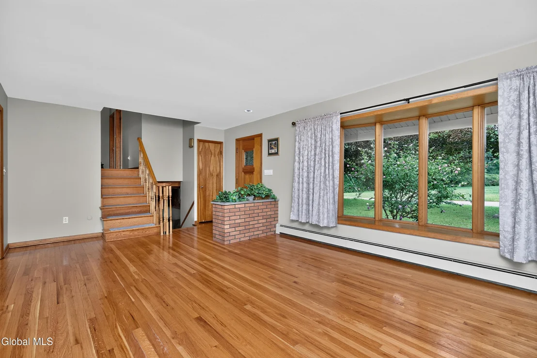 Photo of 137 Mammoth Spring Road