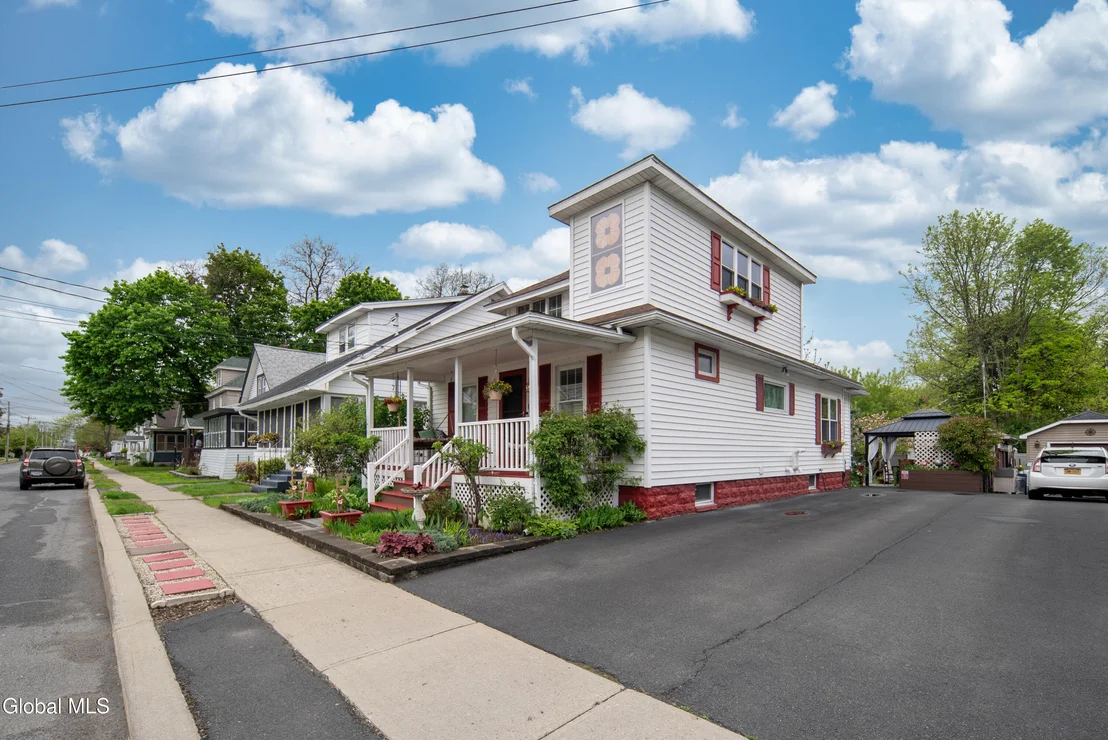 Photo of 321 Glen Avenue