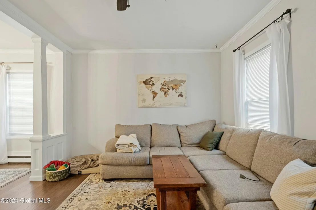 Photo of 35 Mountainview Avenue