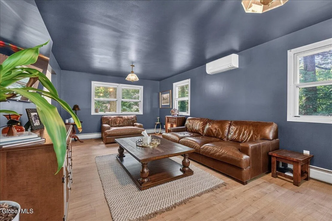 Photo of 8 Cypress Pt