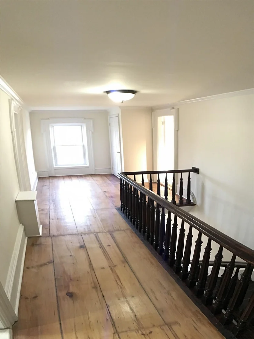 Photo of 1237 W RIVER Road