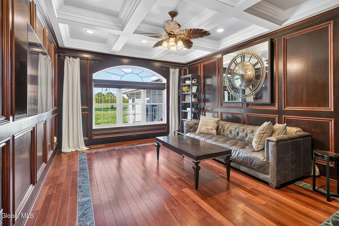 Photo of 245 Menlo Park Road