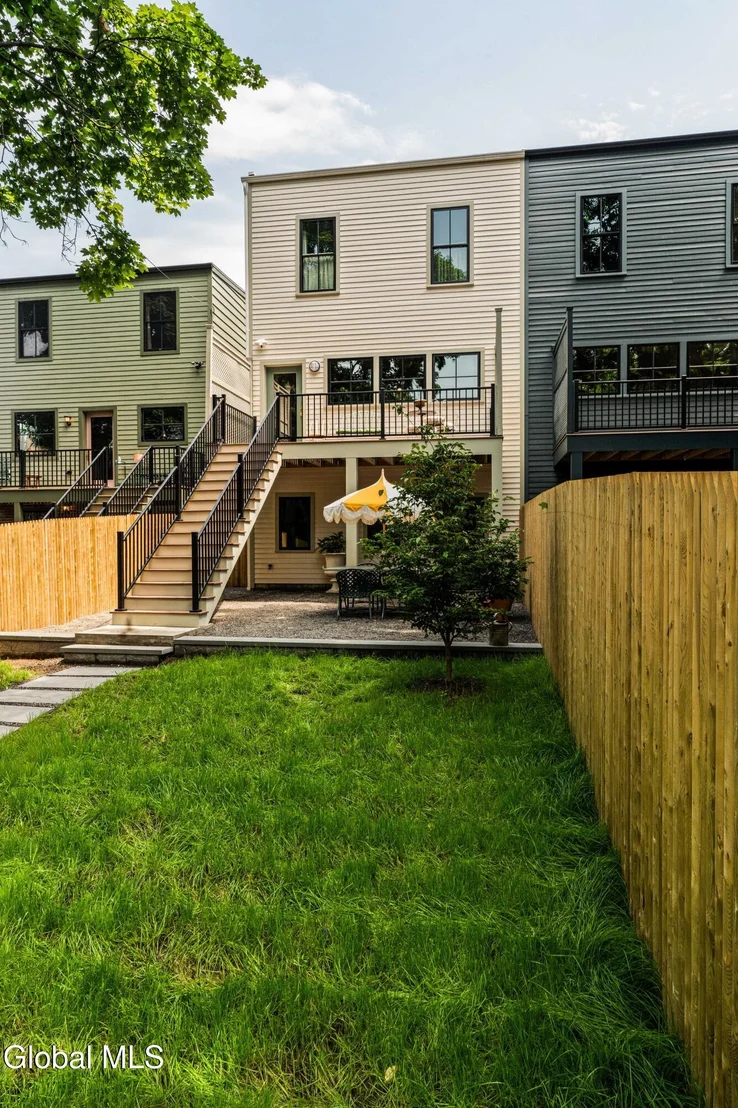 Photo of 309 State Street