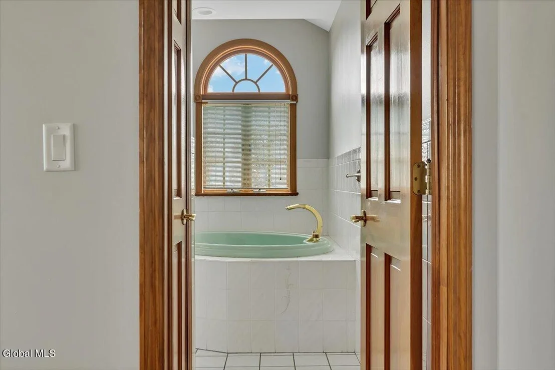 Photo of 1306 Putnam Road