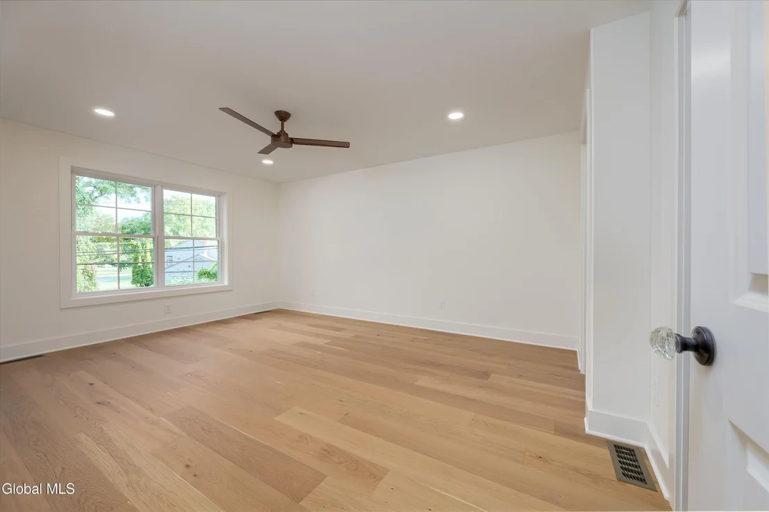 Photo of 1737 Crescent Road