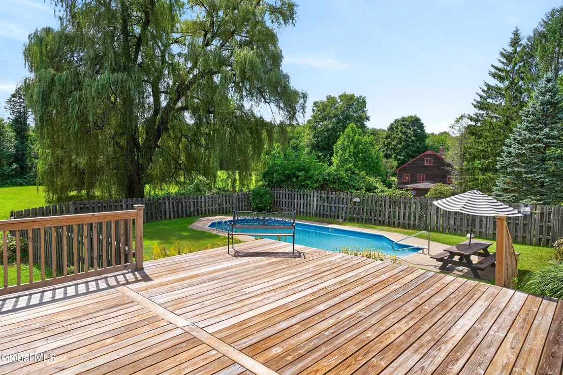 Photo of 137 Mammoth Spring Road
