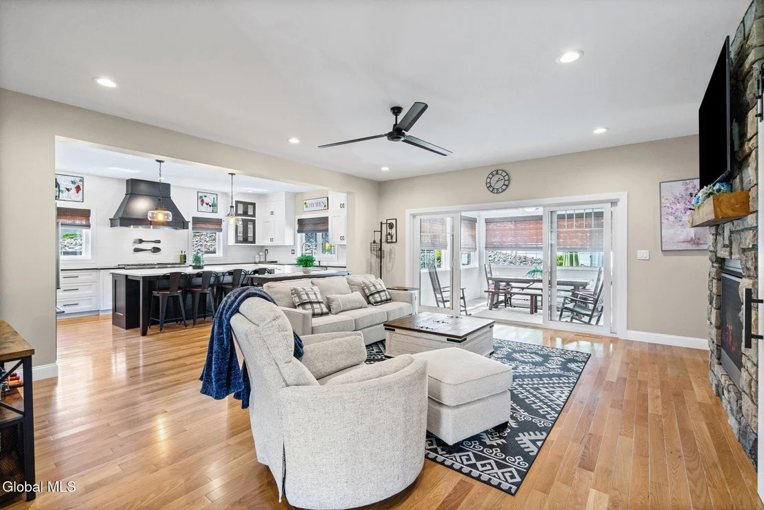 Photo of 1 Londonderry Way